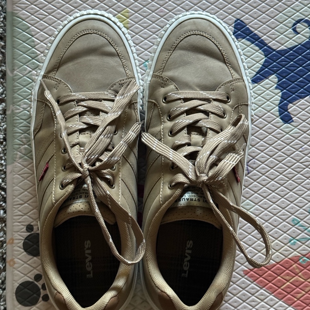 Levi’s shoes for man. Wear only once